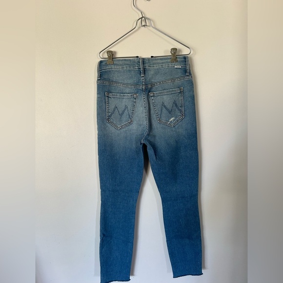 MOTHER High Waisted Looker Distressed High-Rise Skinny Jeans Thrilling Shots 25 - Picture 5 of 9